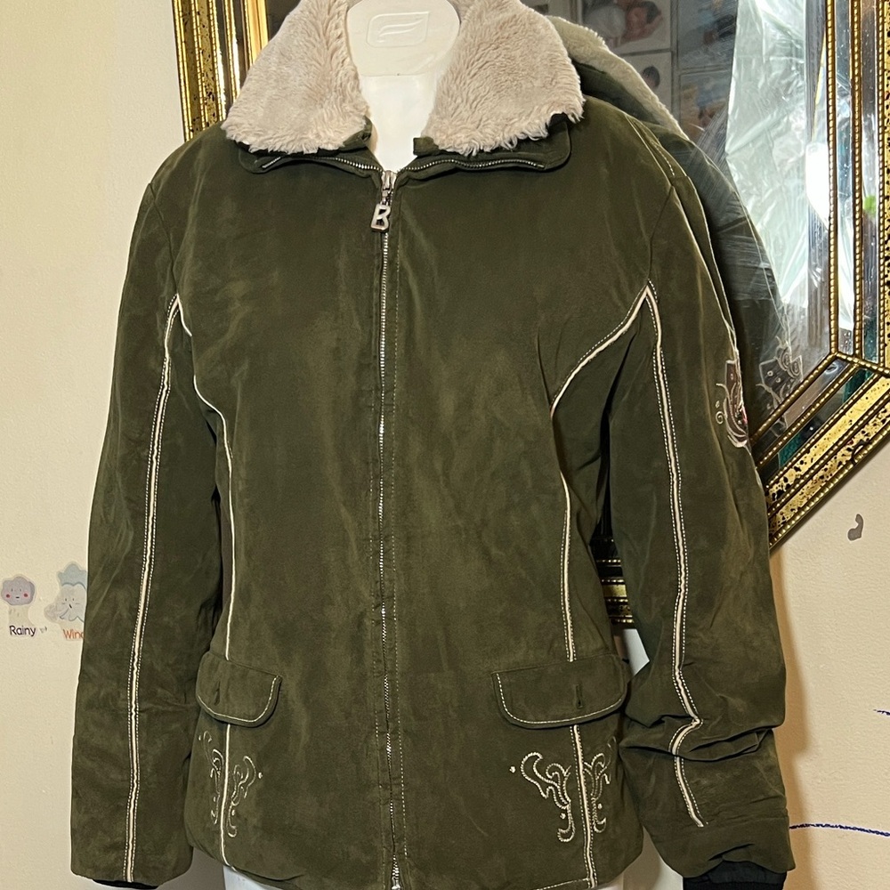 Vintage Bogner Olive Green Women's Ski Jacket with White Embroidery - Picture 2 of 16